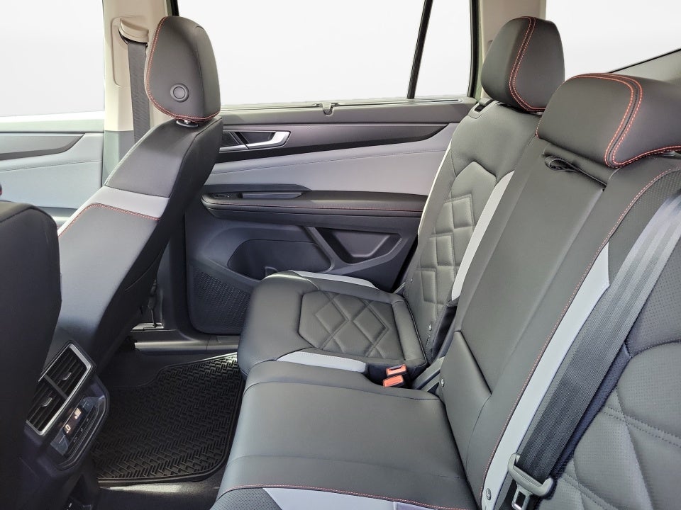 2026 Volkswagen Atlas Peak Edition