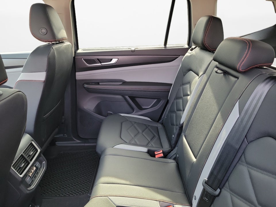 2026 Volkswagen Atlas Peak Edition