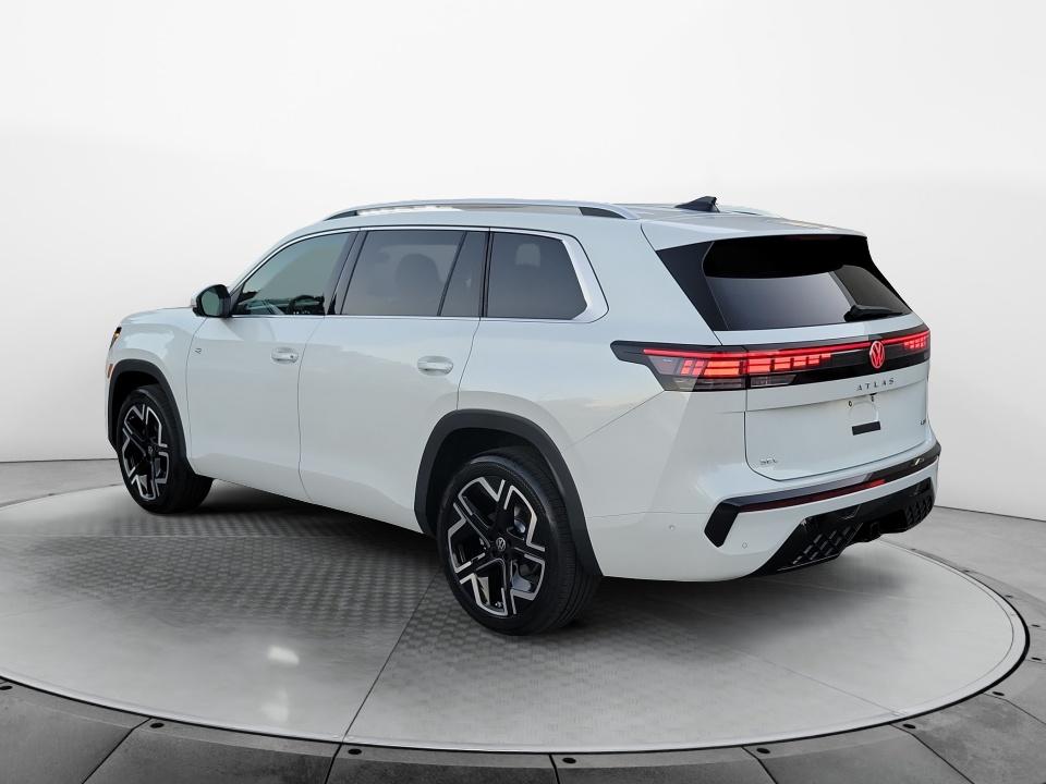 2027 Volkswagen Atlas SEL Premium R-Line