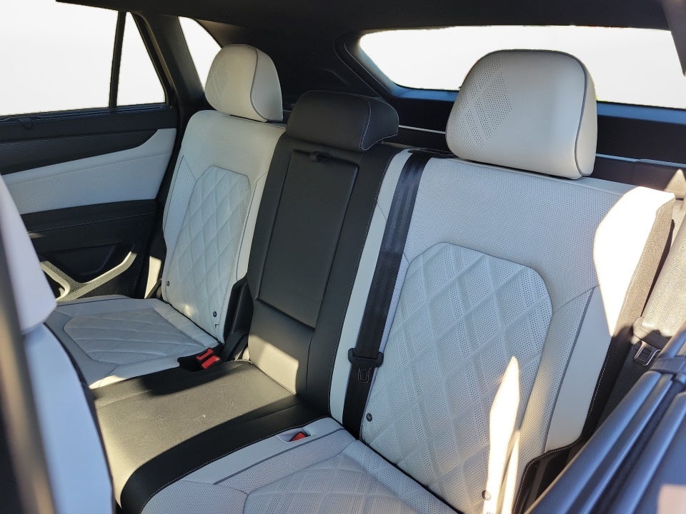 2025 Volkswagen Atlas Cross Sport 2.0T SEL Premium R-Line