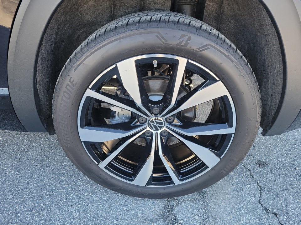 2025 Volkswagen Atlas Cross Sport 2.0T SEL Premium R-Line