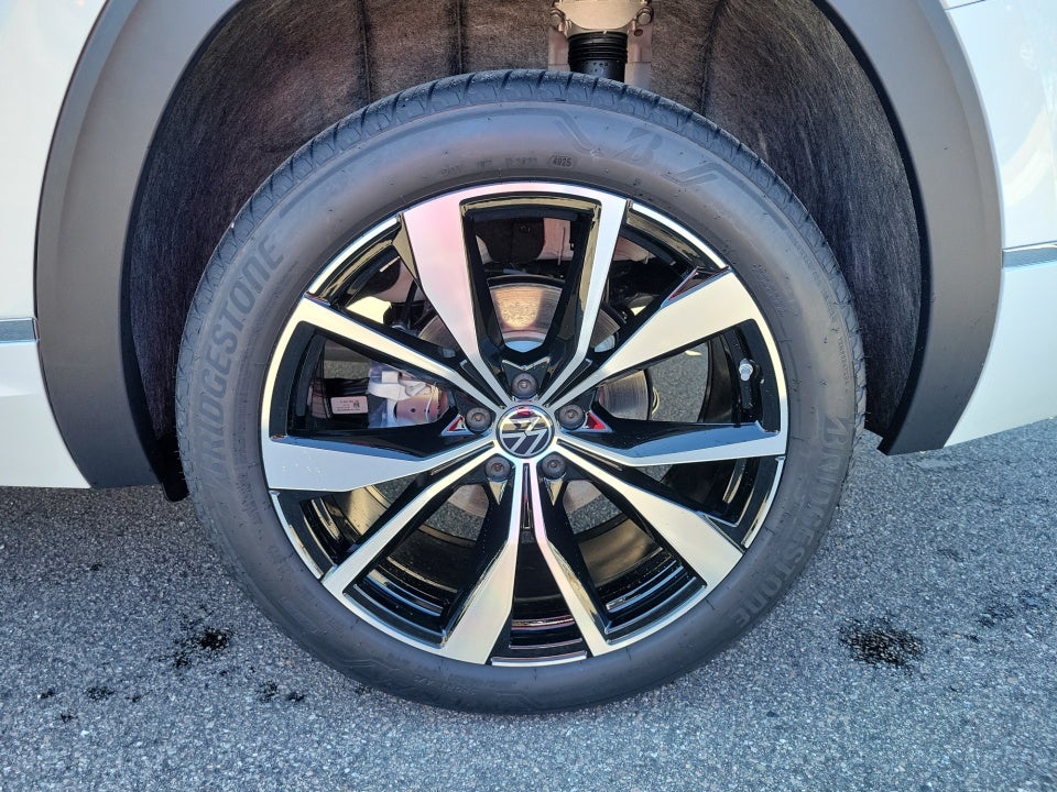 2026 Volkswagen Atlas SEL Premium R-Line