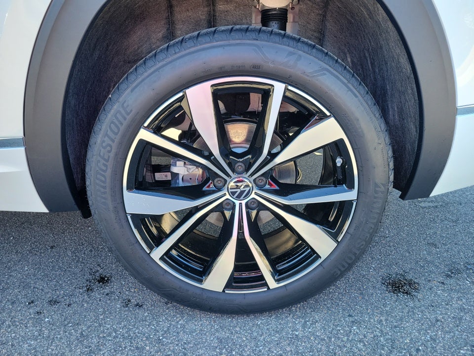 2026 Volkswagen Atlas SEL Premium R-Line