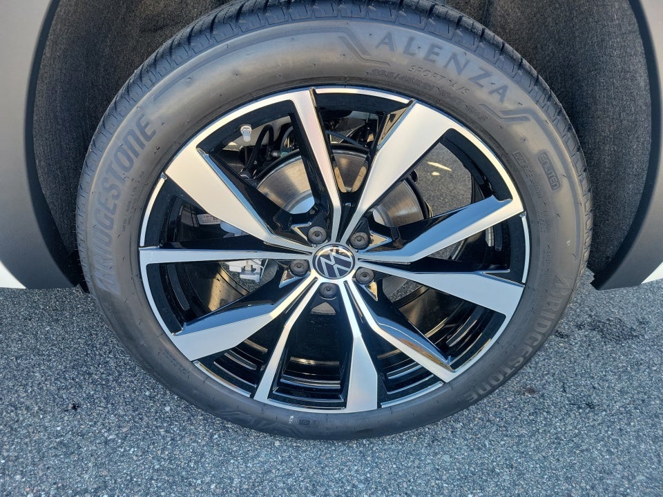 2026 Volkswagen Atlas SEL Premium R-Line