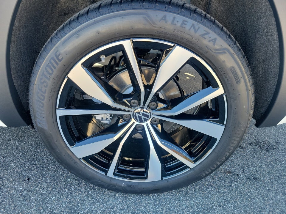 2026 Volkswagen Atlas SEL Premium R-Line