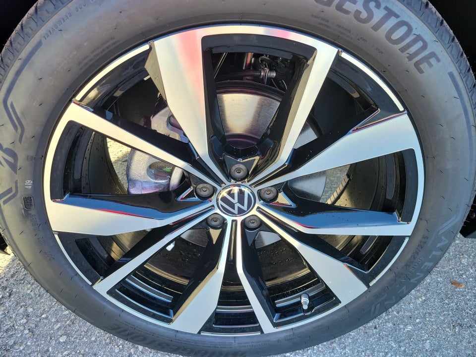 2026 Volkswagen Atlas SEL Premium R-Line