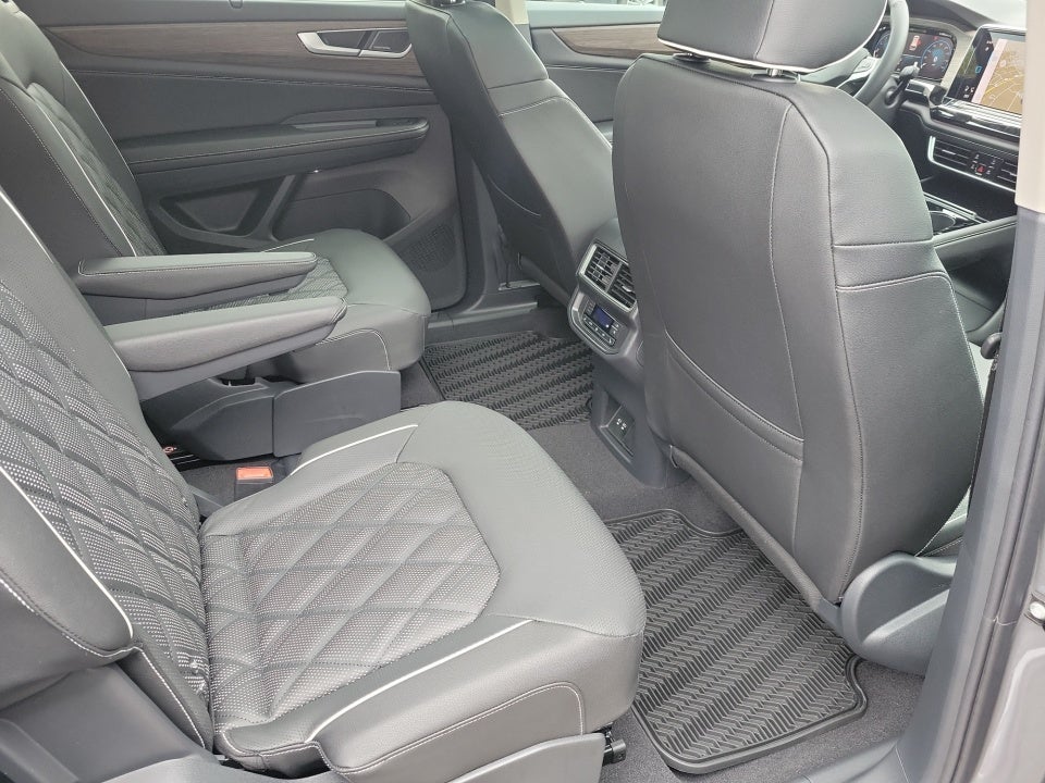 2026 Volkswagen Atlas SEL Premium R-Line