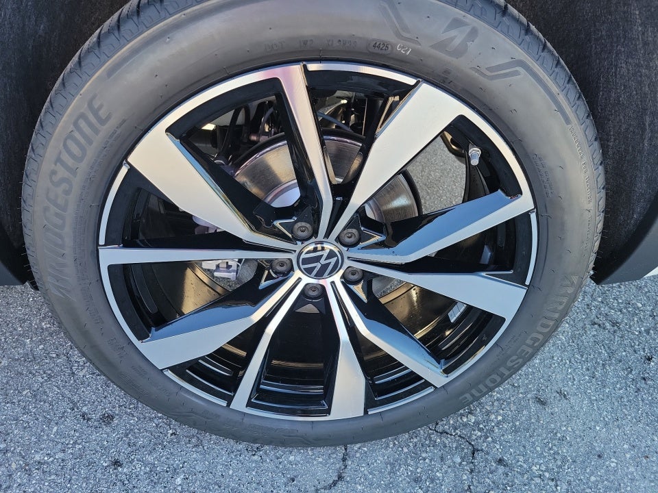 2026 Volkswagen Atlas SEL Premium R-Line