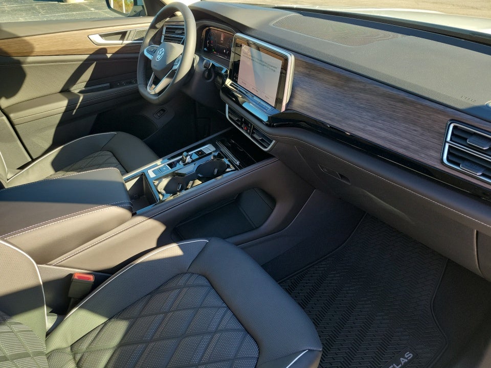 2026 Volkswagen Atlas SEL Premium R-Line