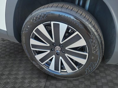 2027 Volkswagen Atlas SE w/Technology