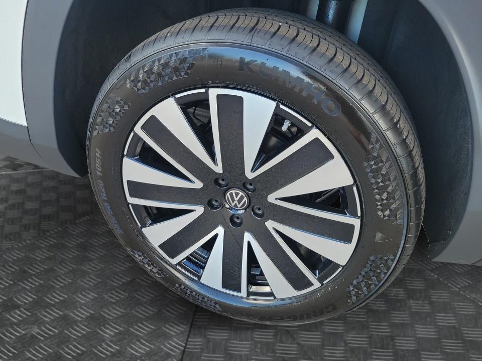 2027 Volkswagen Atlas SE w/Technology