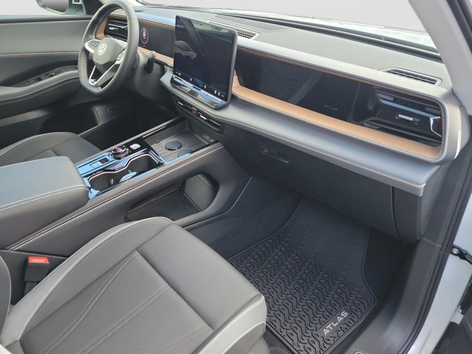 2027 Volkswagen Atlas SE w/Technology