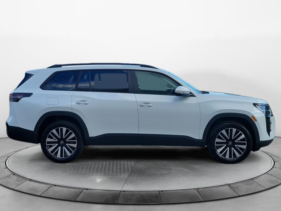 2027 Volkswagen Atlas SE w/Technology