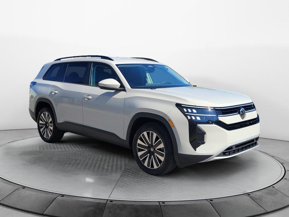 2027 Volkswagen Atlas SE w/Technology
