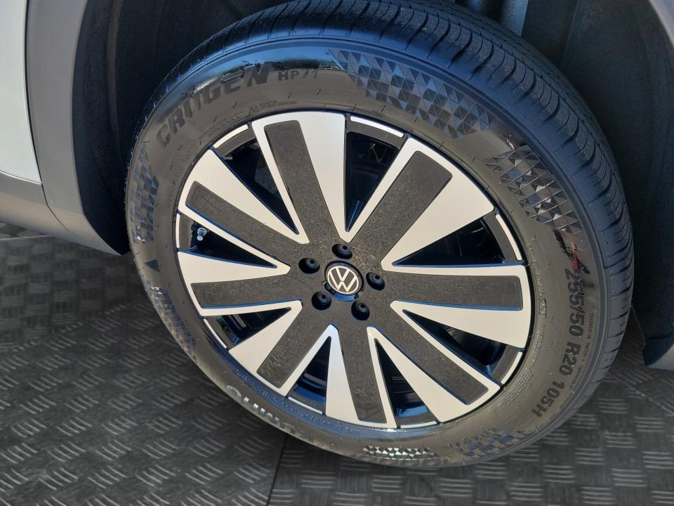 2027 Volkswagen Atlas SE w/Technology