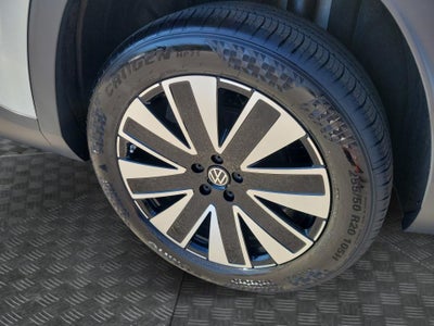 2027 Volkswagen Atlas SE w/Technology