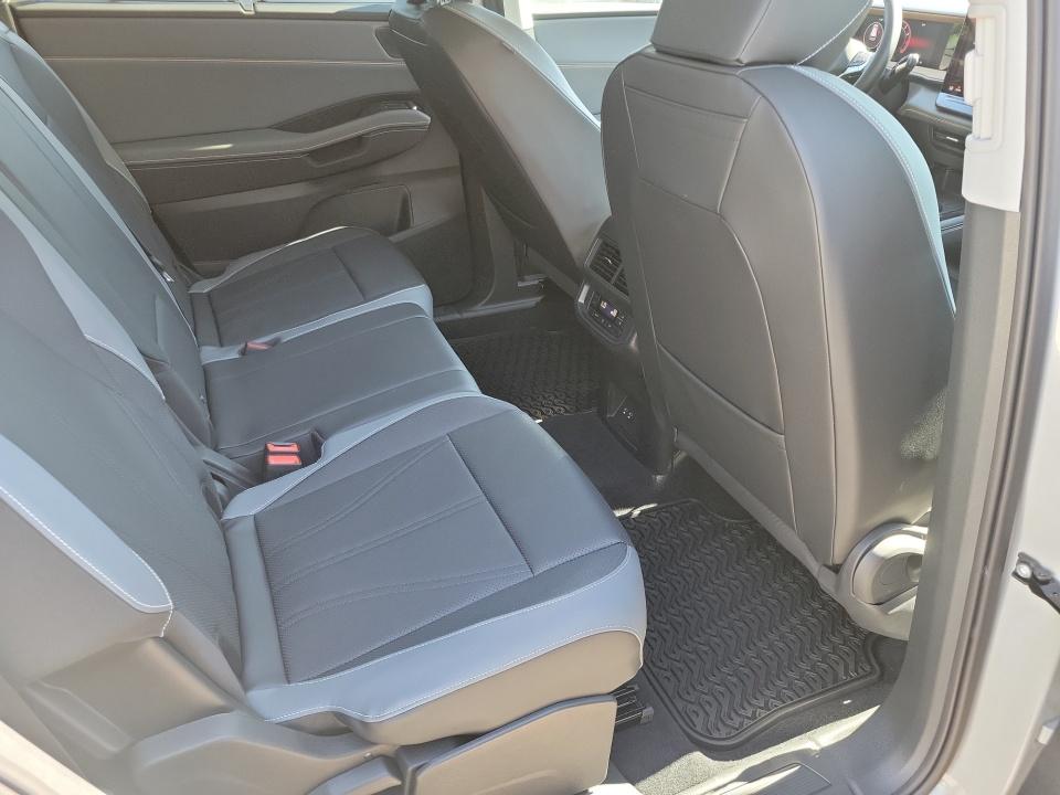 2027 Volkswagen Atlas SE w/Technology