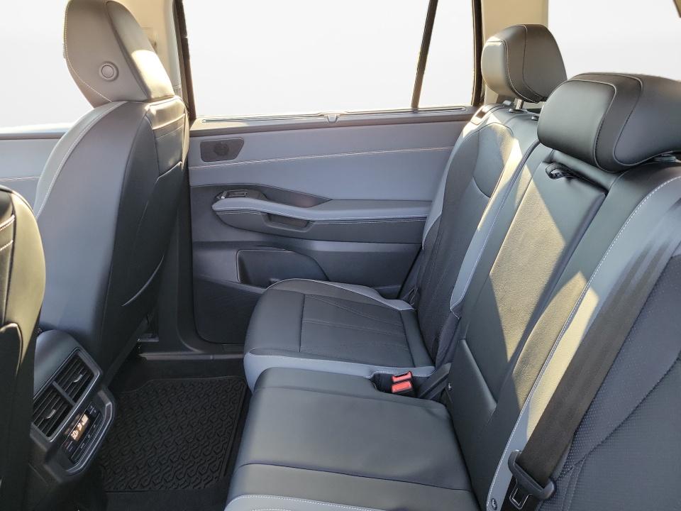 2027 Volkswagen Atlas SE w/Technology