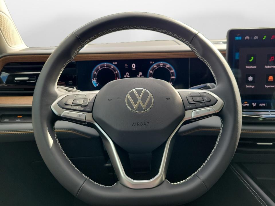 2027 Volkswagen Atlas SE w/Technology