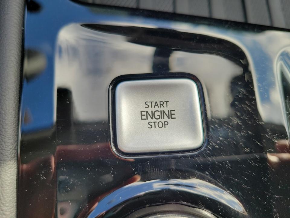 2027 Volkswagen Atlas SE w/Technology