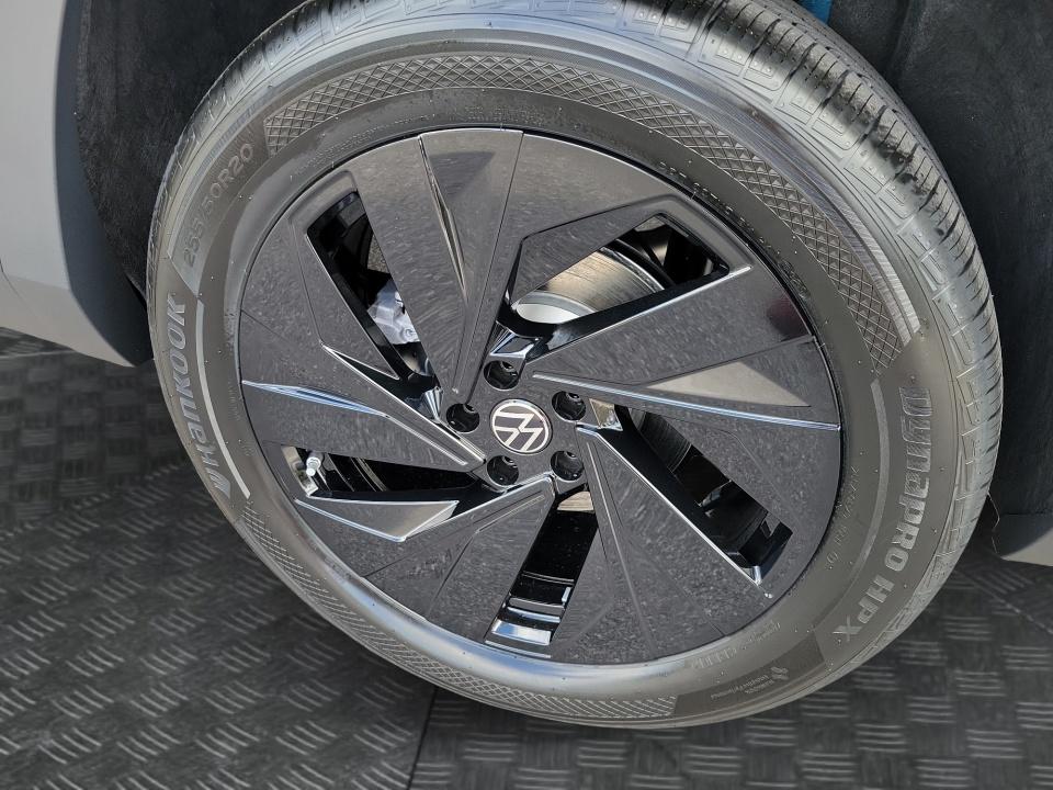 2027 Volkswagen Atlas SE w/Technology