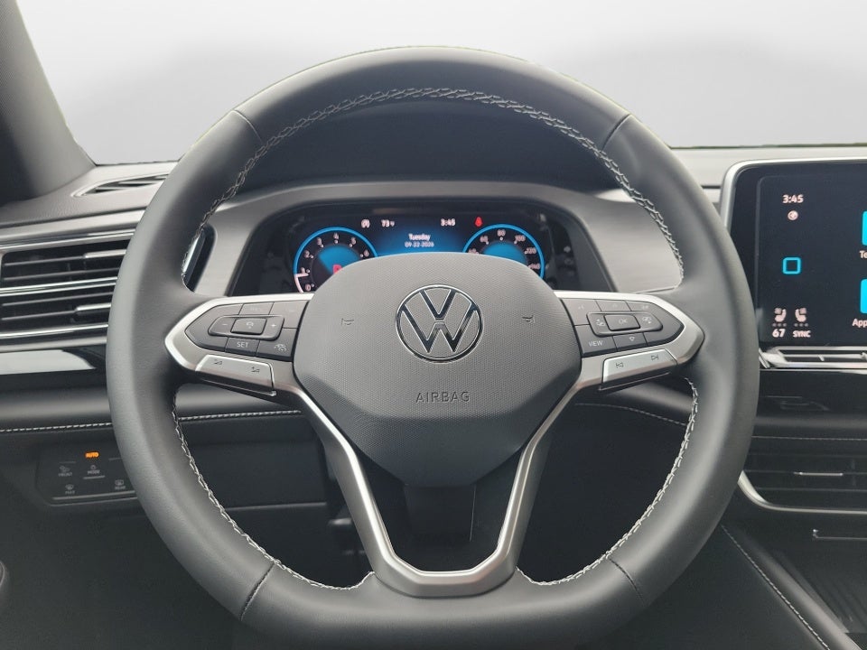 2026 Volkswagen Atlas Cross Sport 2.0T SE w/Technology