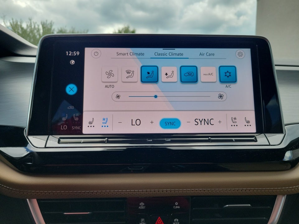 2024 Volkswagen Atlas Cross Sport 2.0T SE w/Technology
