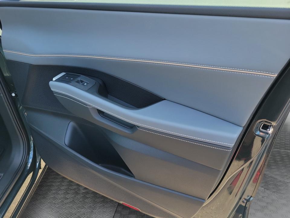 2027 Volkswagen Atlas SE w/Technology