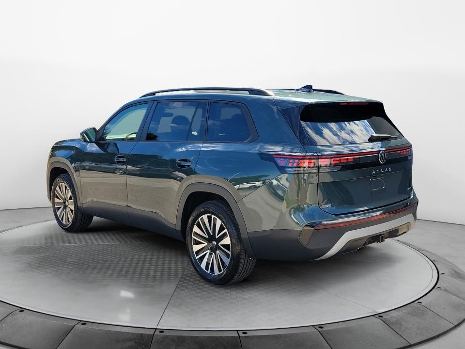 2027 Volkswagen Atlas SE w/Technology