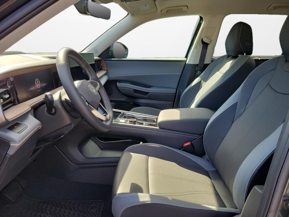 2027 Volkswagen Atlas SE w/Technology