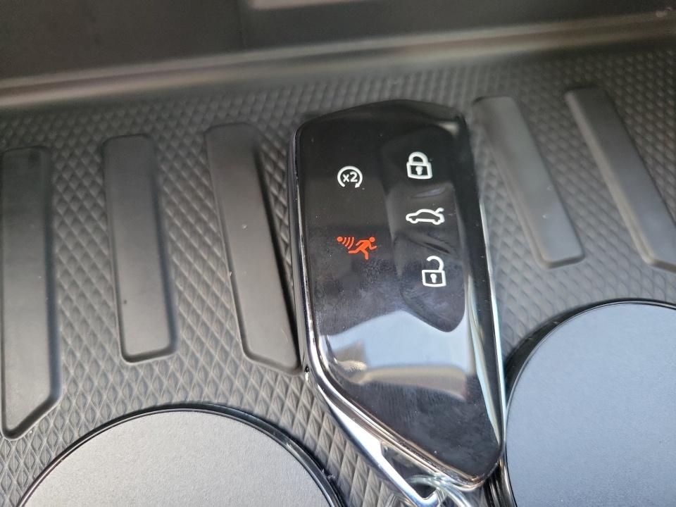 2027 Volkswagen Atlas SE w/Technology