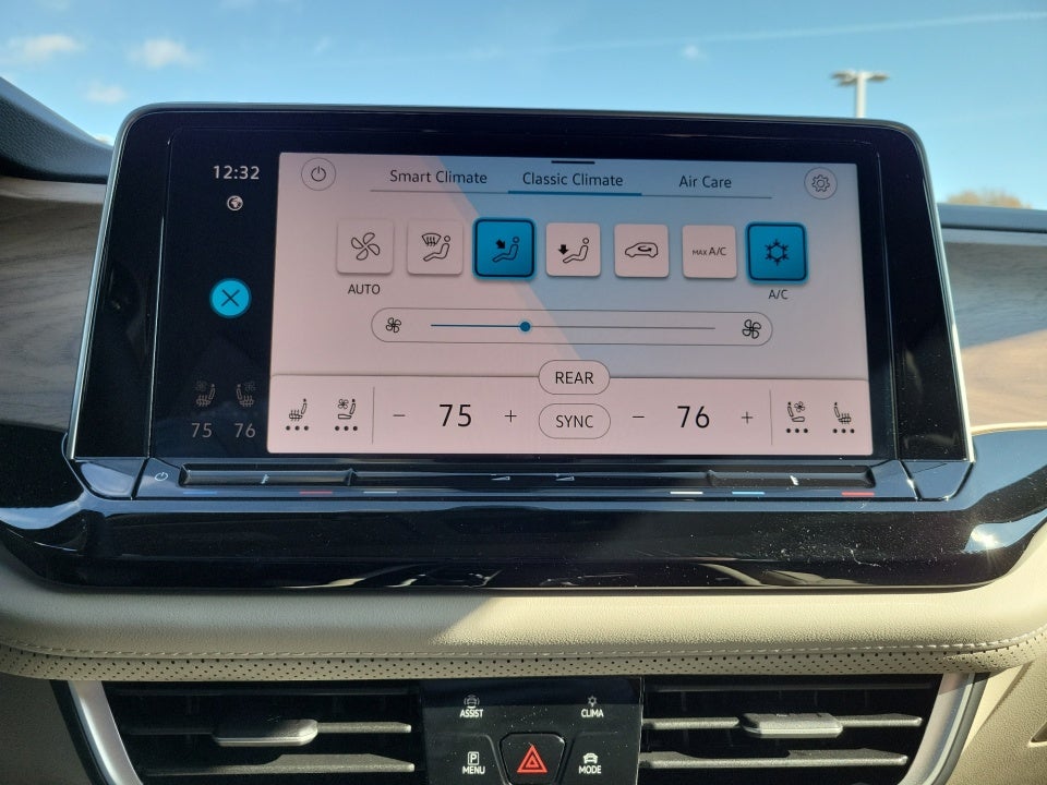 2026 Volkswagen Atlas SE with Technology