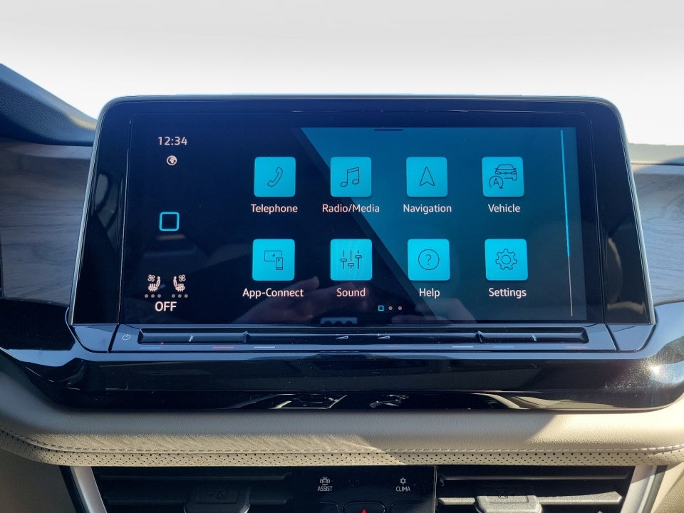 2026 Volkswagen Atlas SE with Technology