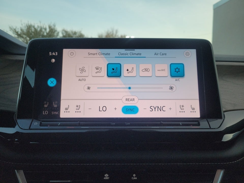 2026 Volkswagen Atlas SE with Technology