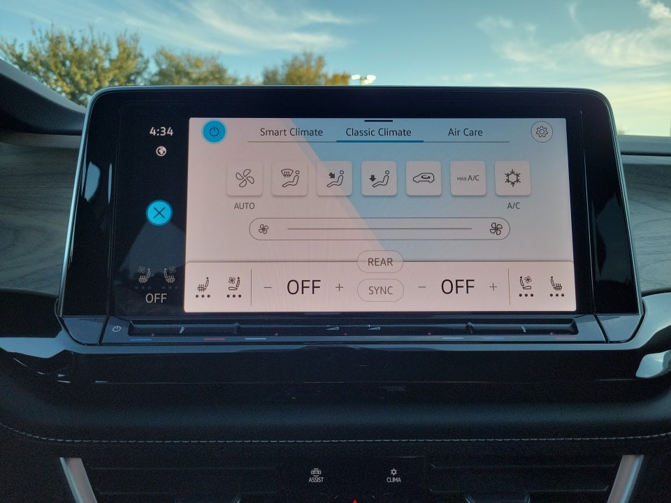 2026 Volkswagen Atlas SE with Technology