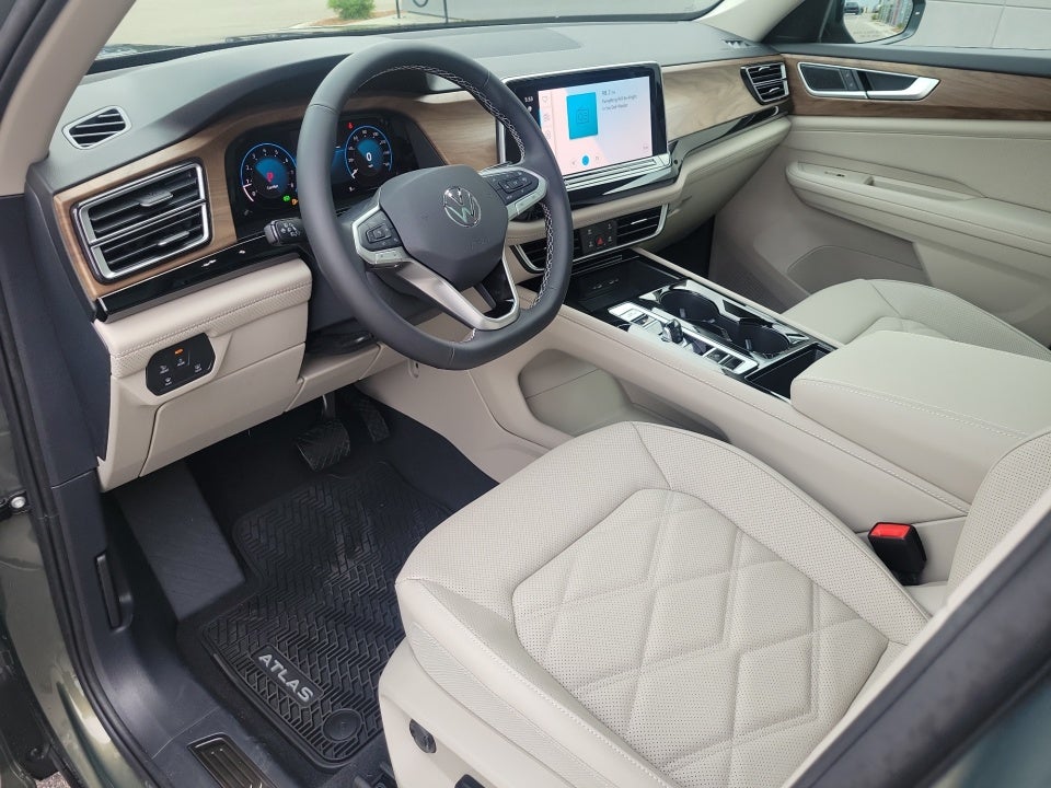 2026 Volkswagen Atlas SE with Technology