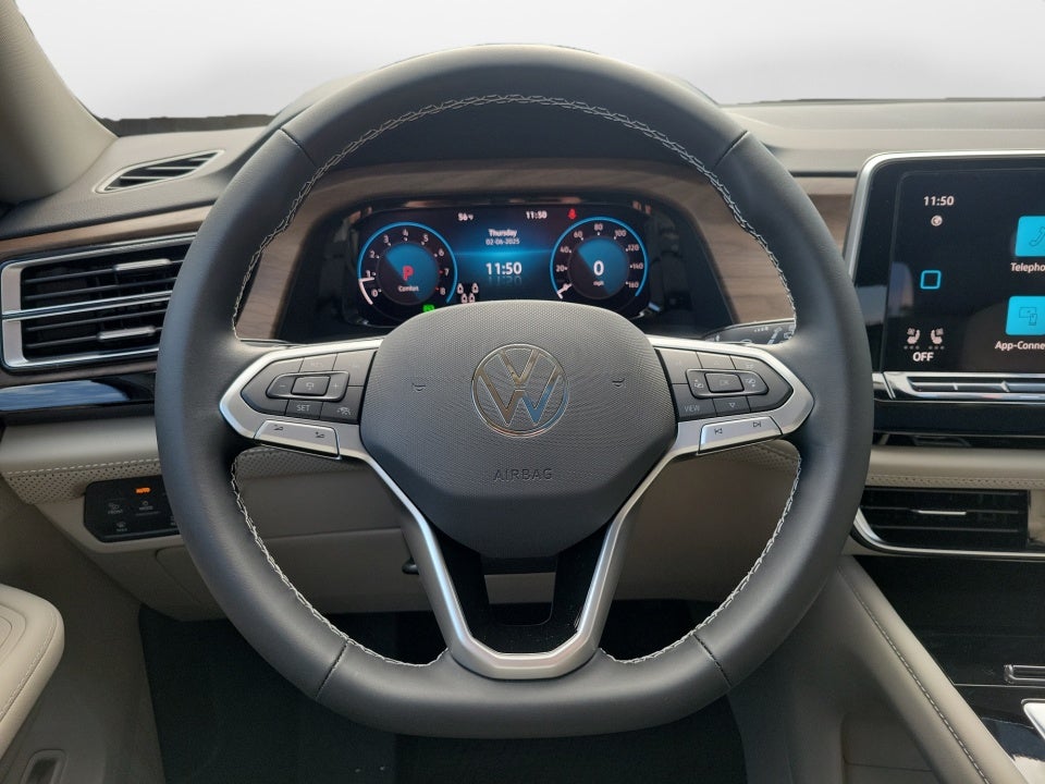 2025 Volkswagen Atlas 2.0T SE w/Technology