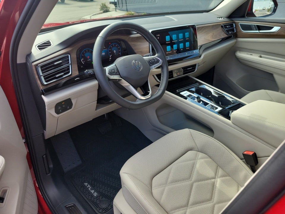 2025 Volkswagen Atlas 2.0T SE w/Technology