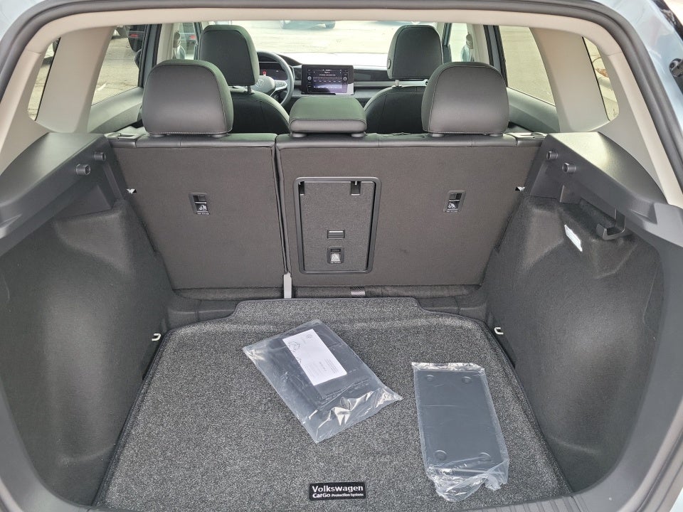 2026 Volkswagen Taos SE Black