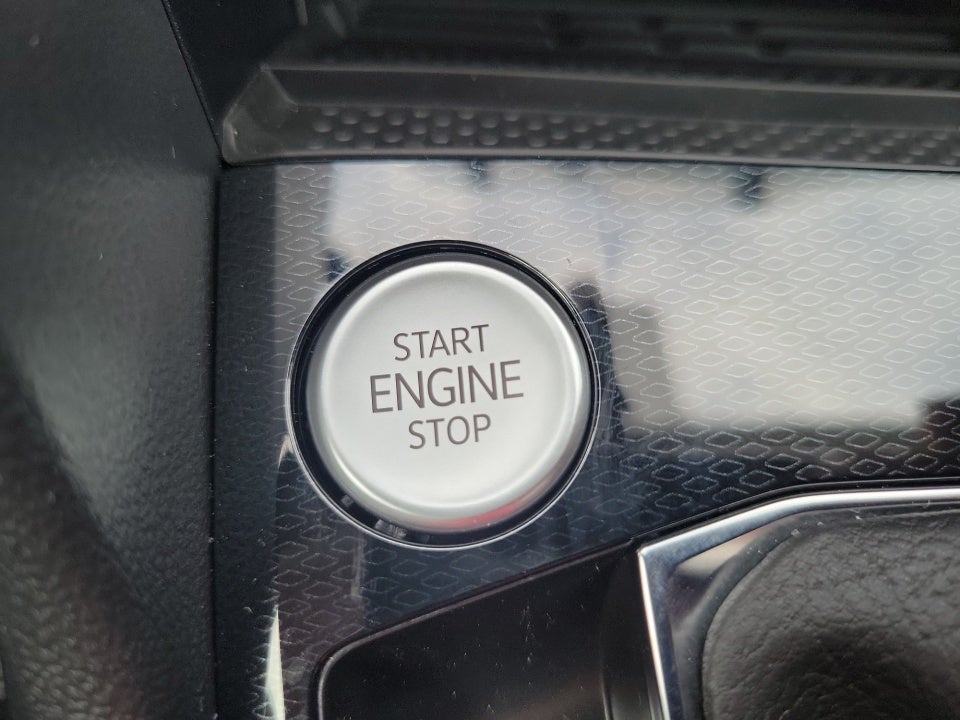 2026 Volkswagen Taos SE Black