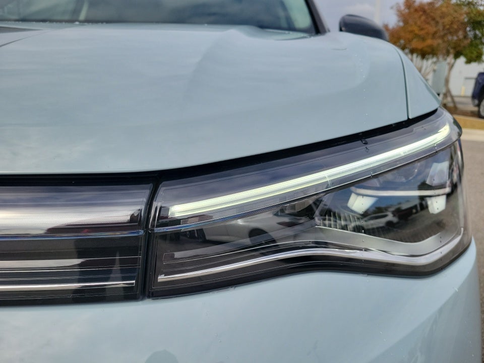 2026 Volkswagen Taos SE Black