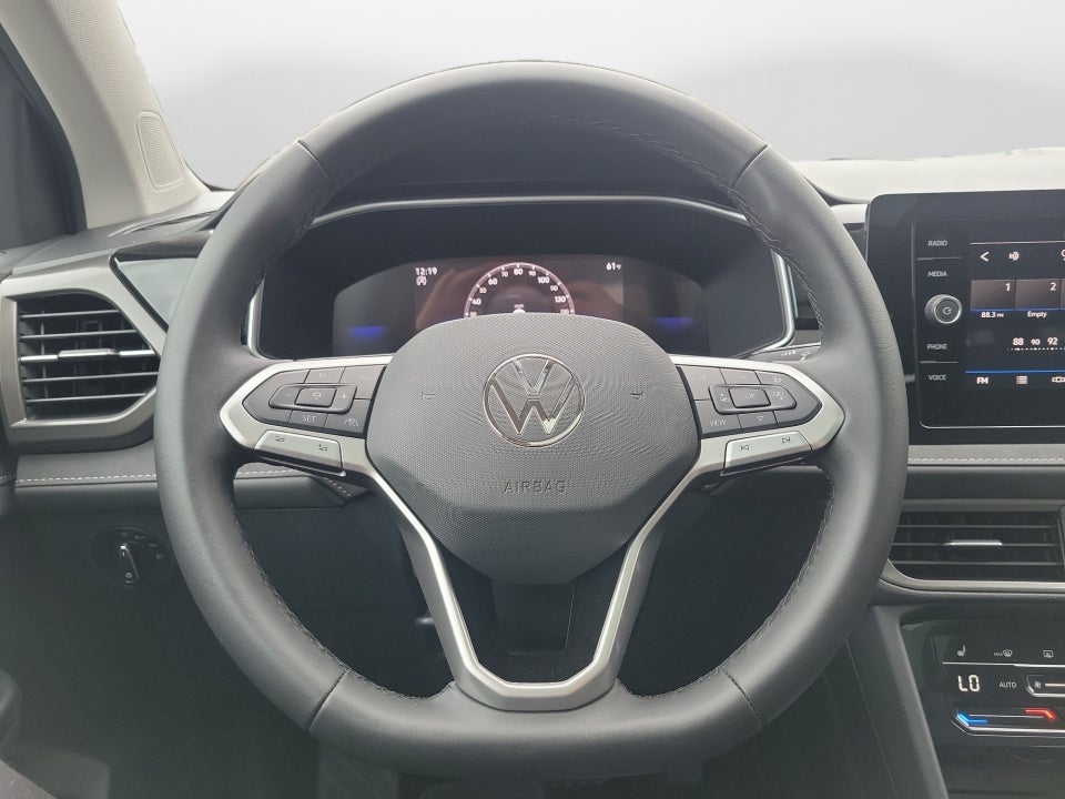 2026 Volkswagen Taos SE Black