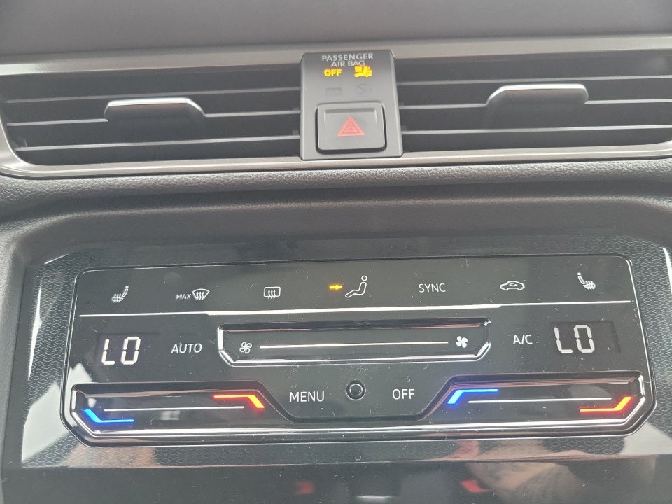 2026 Volkswagen Taos SE Black