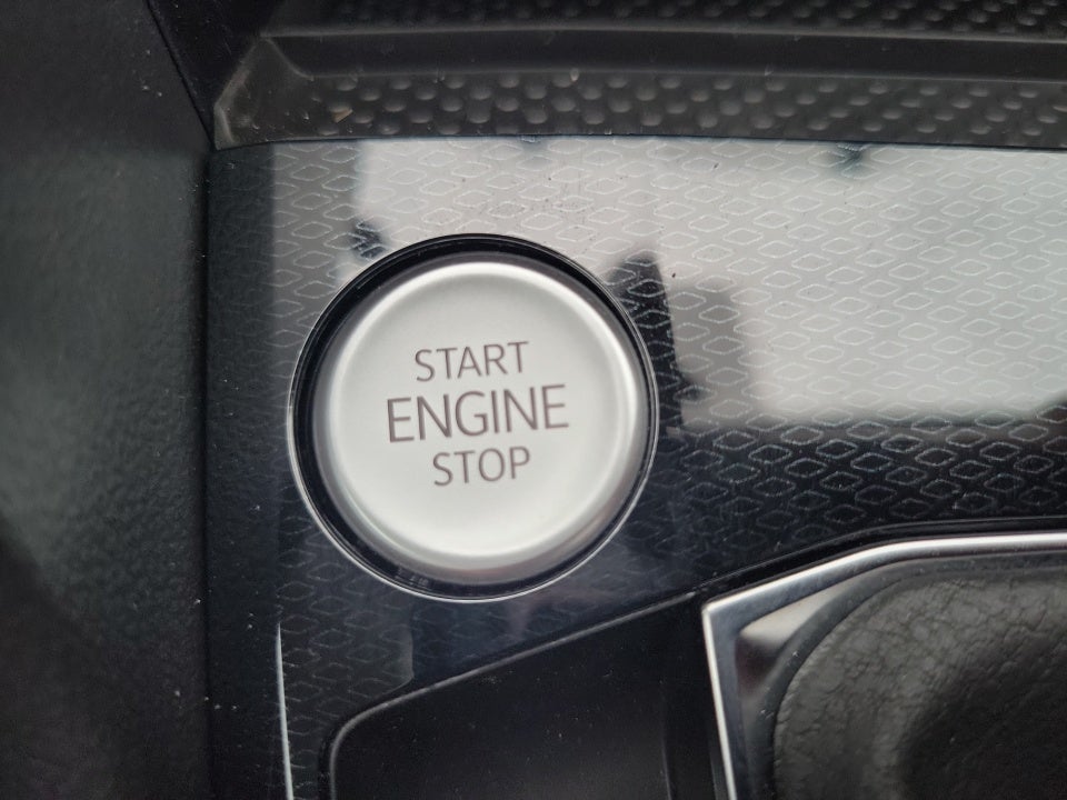 2026 Volkswagen Taos SEL