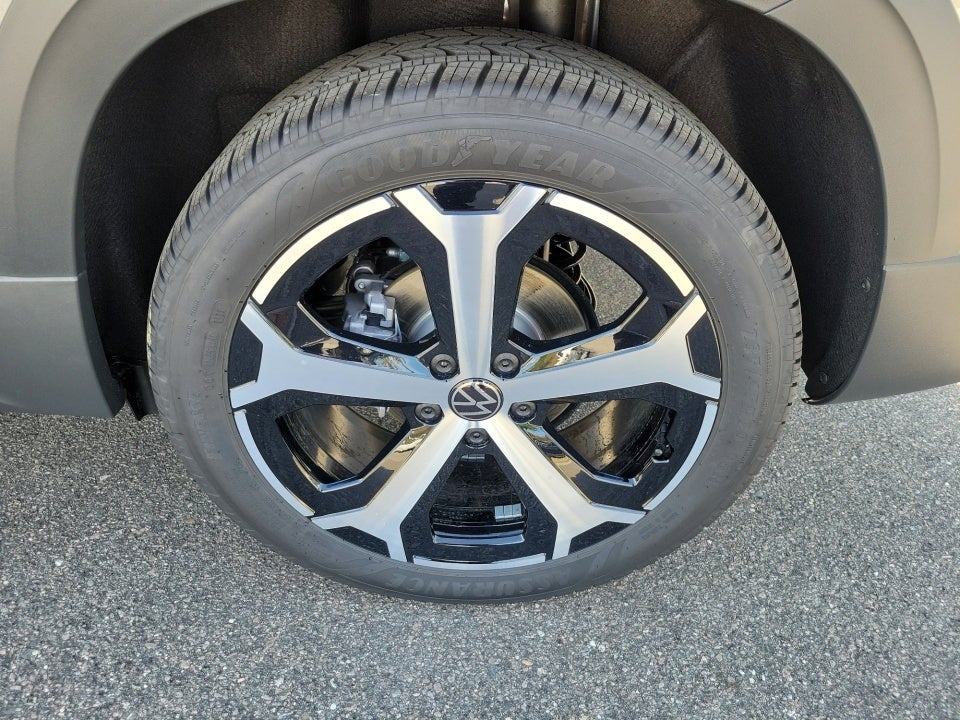 2025 Volkswagen Taos 1.5T SEL