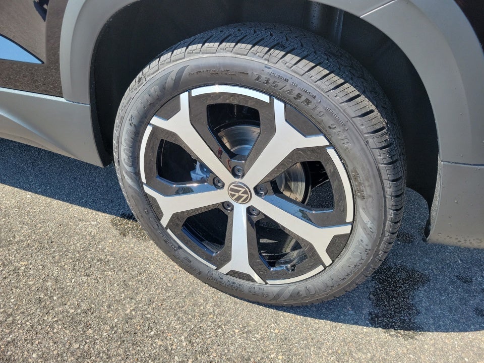 2027 Volkswagen Taos SEL