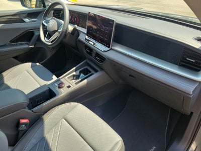 2025 Volkswagen Tiguan 2.0T SE