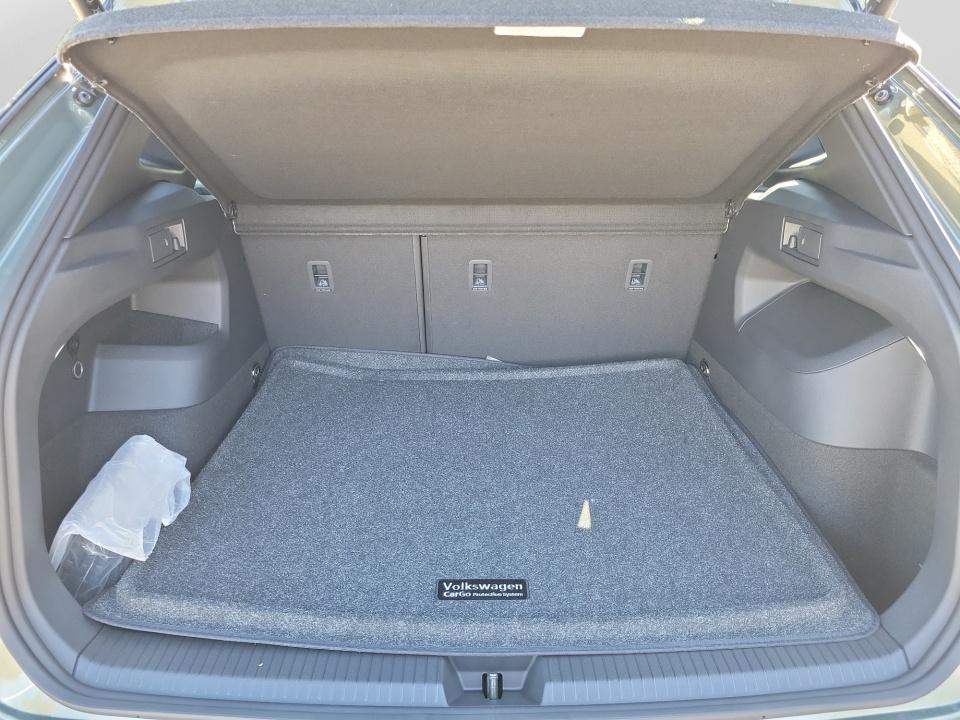2027 Volkswagen Tiguan SE R-Line Black