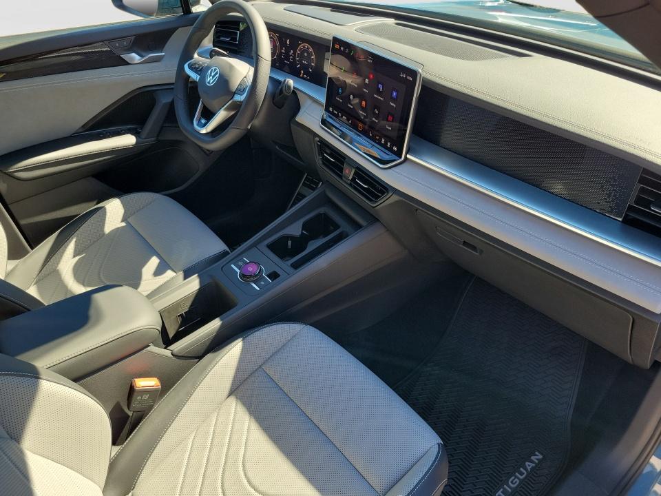 2027 Volkswagen Tiguan SE R-Line Black
