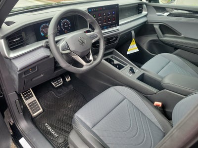 2026 Volkswagen Tiguan SE R-Line Black